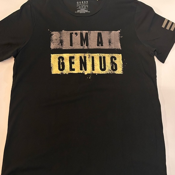 Guess T shirt gently worn, size L, 100% cotton, machine wash cold. - Picture 4 of 10